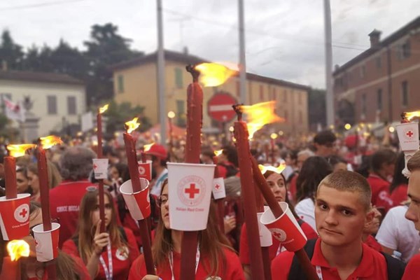 Bakljada u Solferinu okupila više od 10.000 volontera 